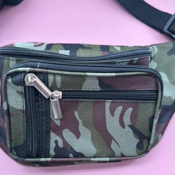 Camouflage Waist Bag - Picture 4 of 10